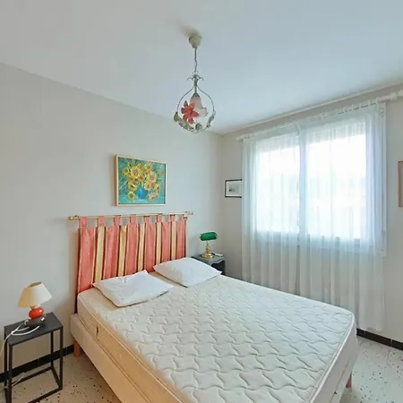 Apartament T3 Avec Balcon A 50m De La